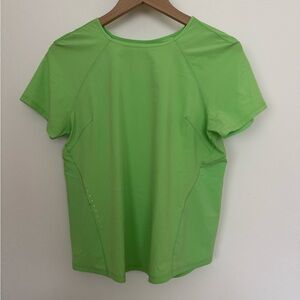 Lululemon - Lightweight Stretch Run Short Sleeve Top in Green Light - Size 6